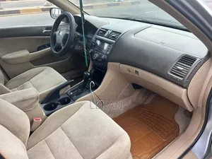Honda Accord 2005 Silver
