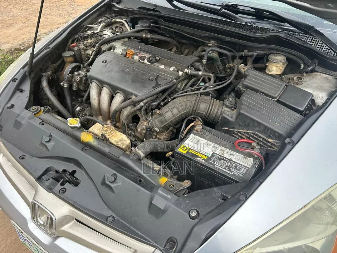 Honda Accord 2005 Silver