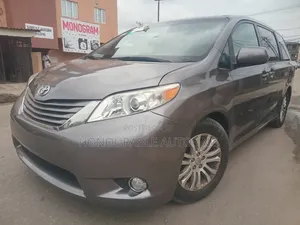 Toyota Sienna 2016 Gray