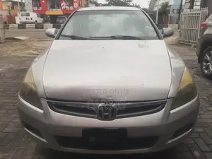 Honda Accord 2005 Silver