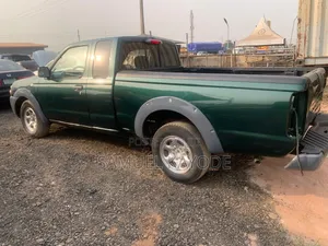 Nissan Frontier 2003 Green
