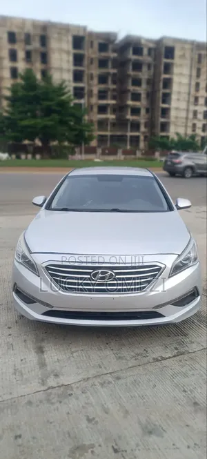 Hyundai Sonata Limited Sedan FWD (2.4L 4cyl 6A) 2017 Silver