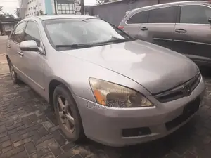 Honda Accord 2005 Silver