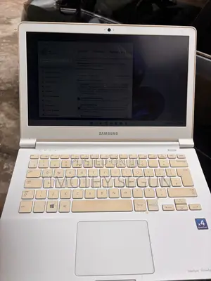 Laptop Samsung 8GB SSD 128GB