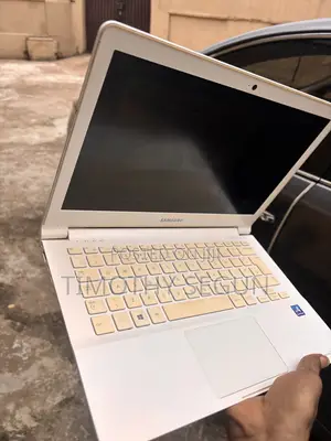 Laptop Samsung 8GB SSD 128GB