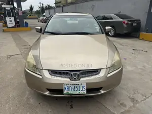 Honda Accord 2004 Gold