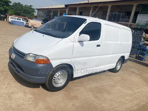 Toyota HiAce 2007 White