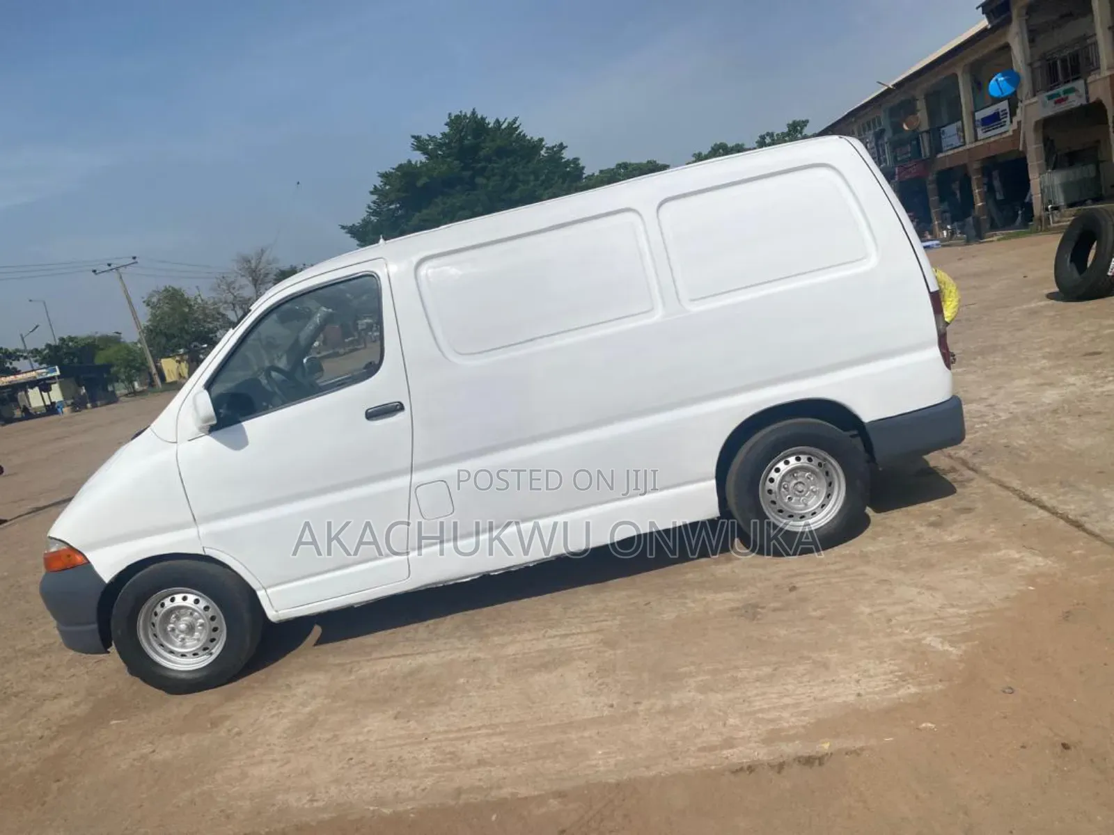 Toyota HiAce 2007 White