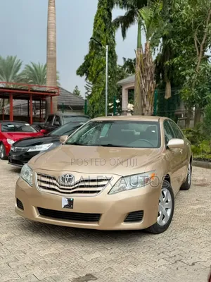 Toyota Camry 2010 Gold