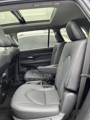 Toyota Highlander Limited AWD 2024 Blue
