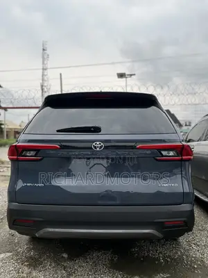 Toyota Highlander Limited AWD 2024 Blue