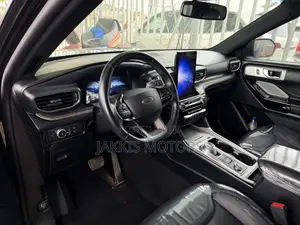 Ford Explorer 2021 Black