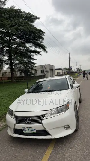 Lexus ES 2013 White