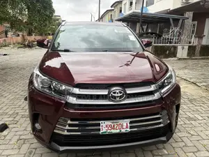 Toyota Highlander Limited Platinum 4dr SUV AWD (3.5L 6cyl 6A) 2015