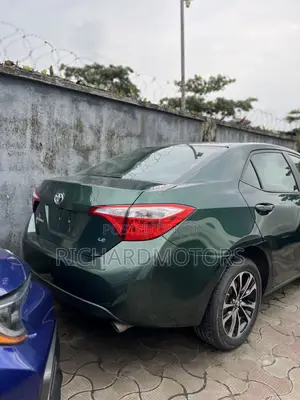 Toyota Corolla LE Premium 4dr Sedan (1.8L 4cyl CVT) 2015 Green