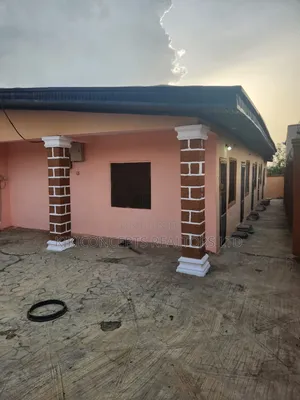 10bdrm Apartment in Bodija Estate, Ibadan for sale