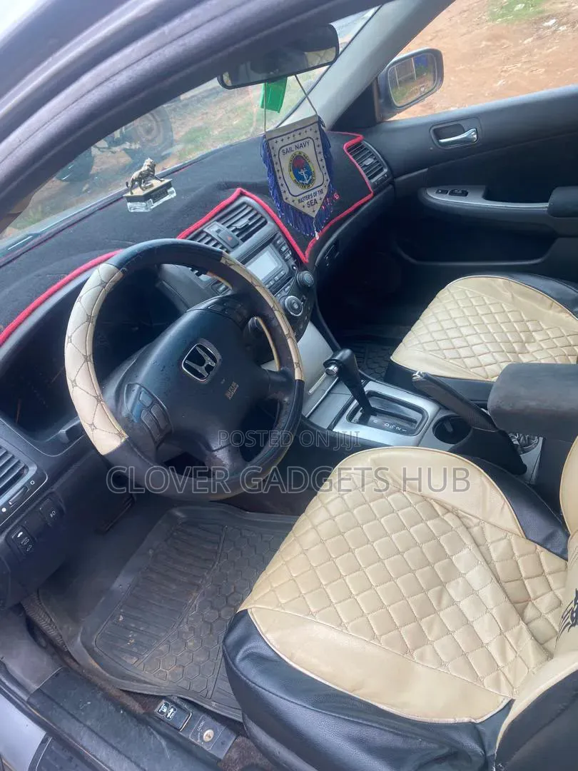 Honda Accord 2002 Silver