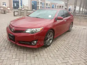 Toyota Camry SE V6 4dr Sedan (3.5L 6cyl 6A) 2012 Red