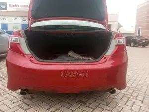 Toyota Camry SE V6 4dr Sedan (3.5L 6cyl 6A) 2012 Red