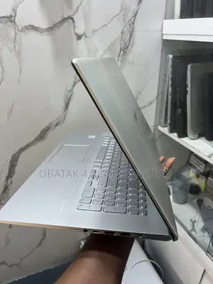 Laptop Asus Vivobook 17 8GB Intel Core i5 SSD 256GB