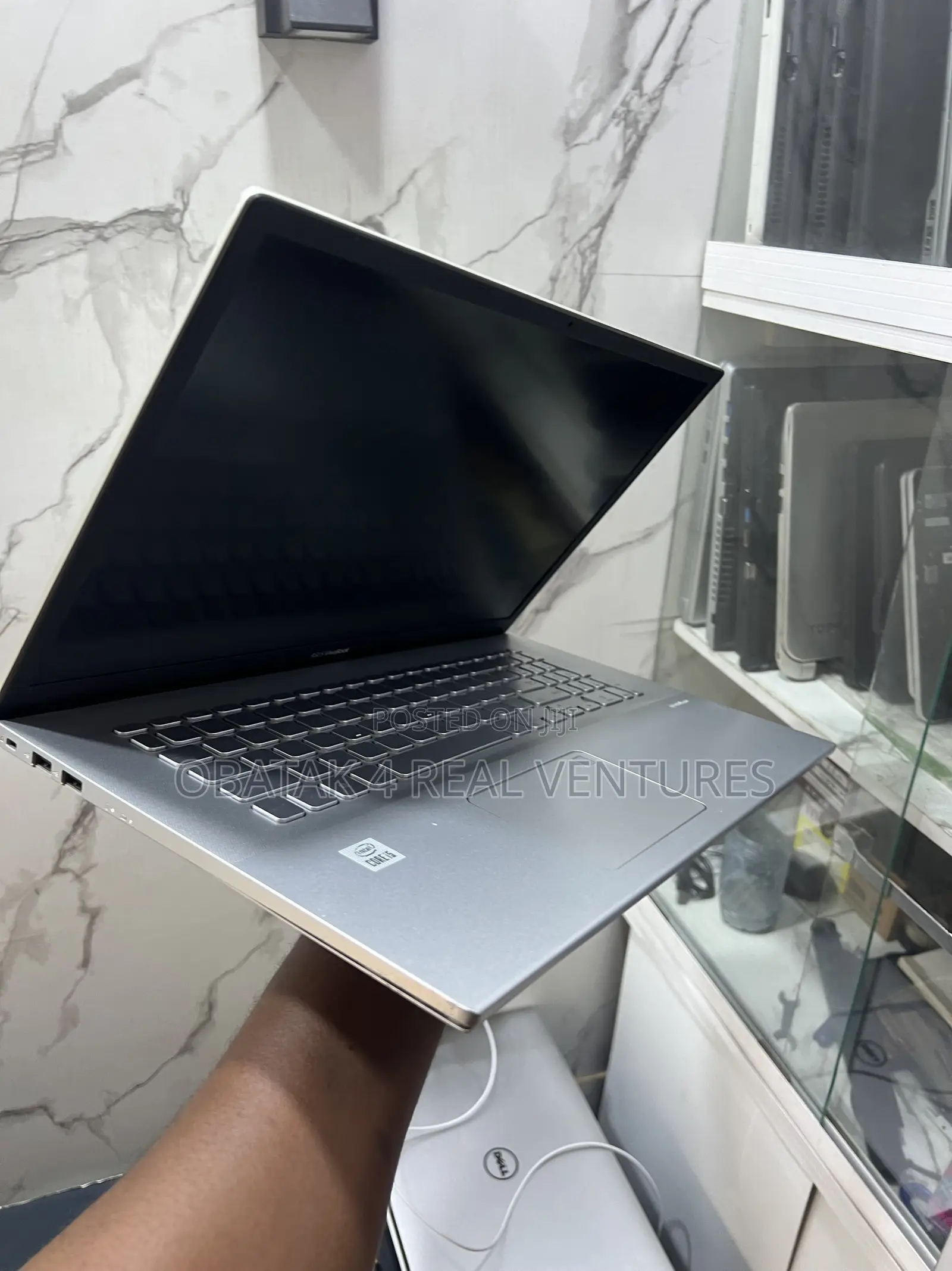 Laptop Asus Vivobook 17 8GB Intel Core i5 SSD 256GB