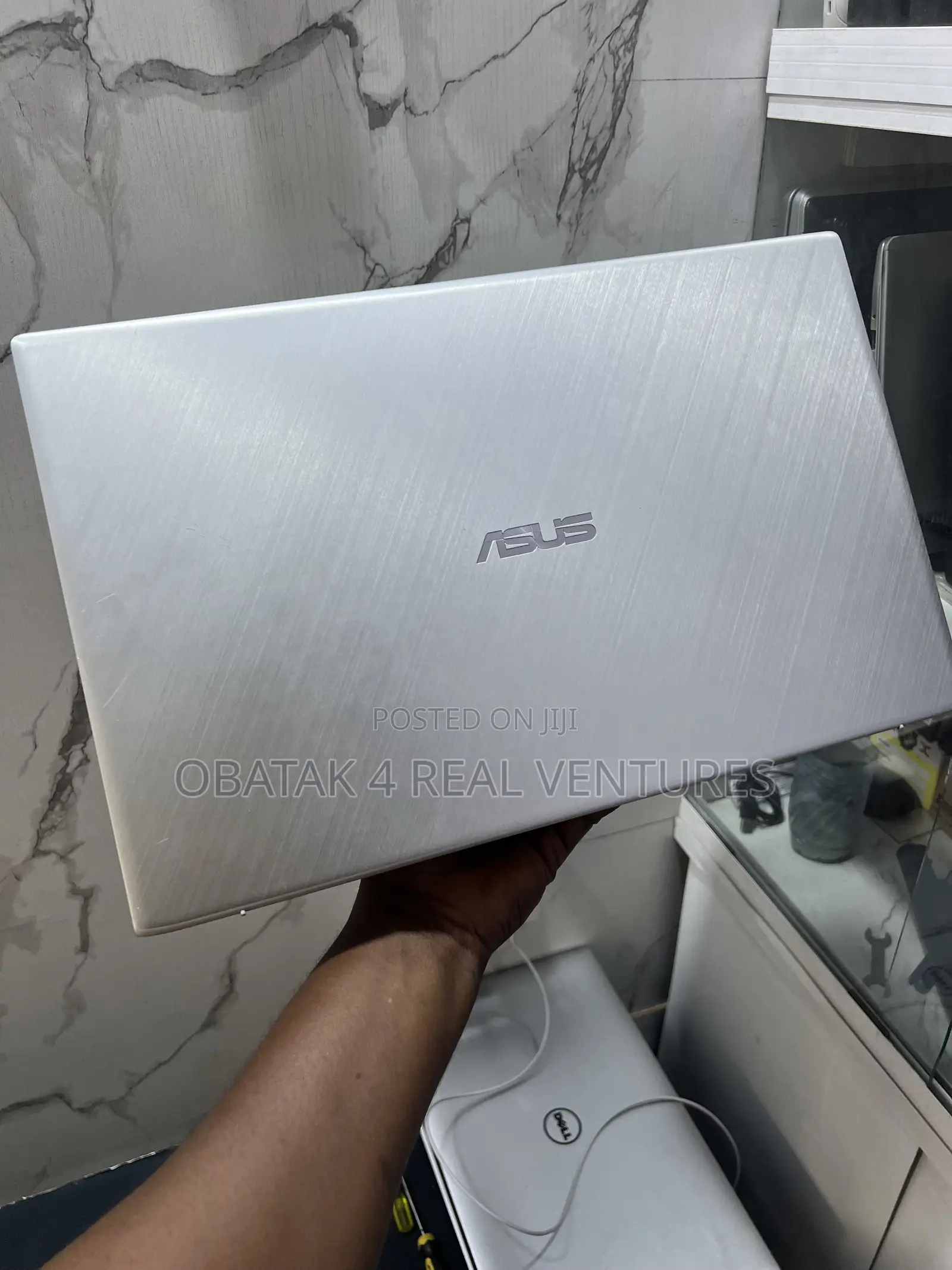 Laptop Asus Vivobook 17 8GB Intel Core i5 SSD 256GB