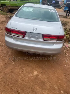 Honda Accord 2002 Silver