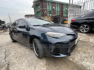 Toyota Corolla SE (1.8L 4cyl 6M) 2019 Gray