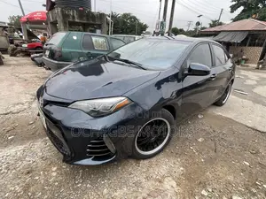 Toyota Corolla SE (1.8L 4cyl 6M) 2019 Gray