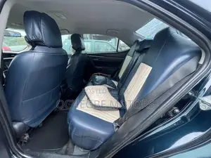 Toyota Corolla SE (1.8L 4cyl 6M) 2019 Gray