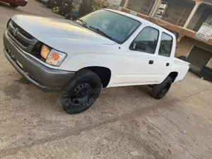 Toyota Hilux 2.5 Cab 2005 White
