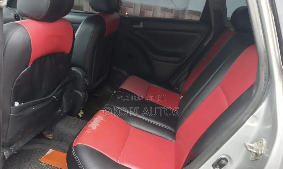 Pontiac Vibe Automatic 2003 Silver