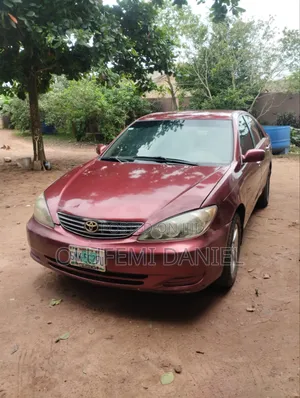 Toyota Camry LE 4dr Sedan (2.4L 4cyl 5A) 2005 Red