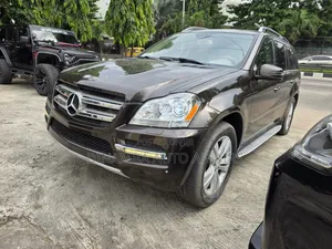 Mercedes-Benz GL-Class 2012 Brown