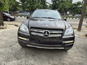 Mercedes-Benz GL-Class 2012 Brown