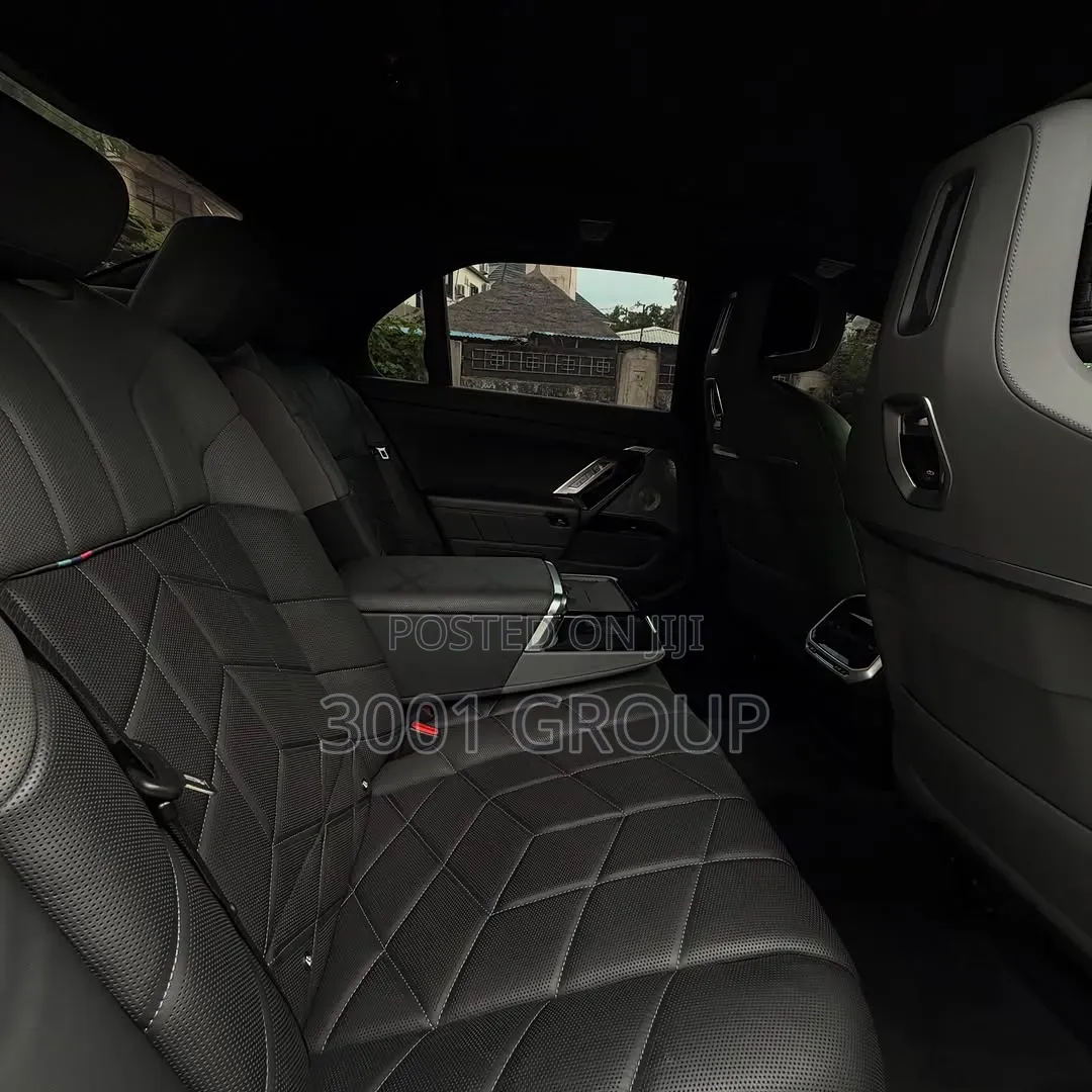 BMW 760 2023 Gray
