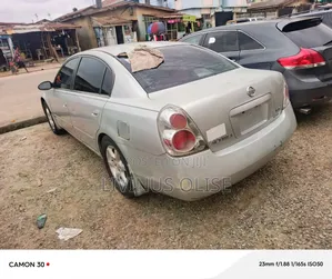 Nissan Almera 2005 Silver