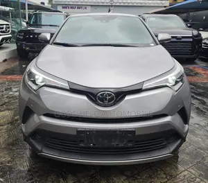 Toyota C-HR 2022 Gold