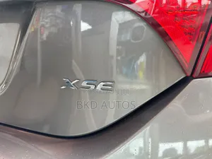 Toyota Corolla XSE (1.8L 4cyl 2A) 2018 Gray