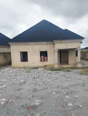 3bdrm Bungalow in Gwagwalada for sale