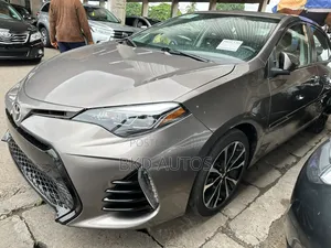 Toyota Corolla XSE (1.8L 4cyl 2A) 2018 Gray