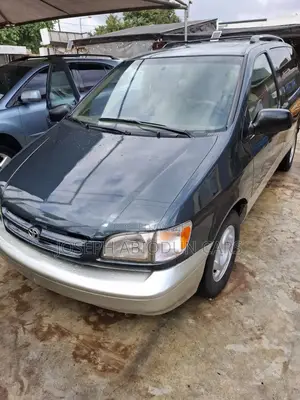 Toyota Sienna XLE 2001 Blue