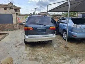 Toyota Sienna XLE 2001 Blue
