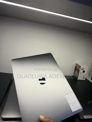 Laptop Apple MacBook Pro 2018 8GB Intel Core i5 SSD 512GB