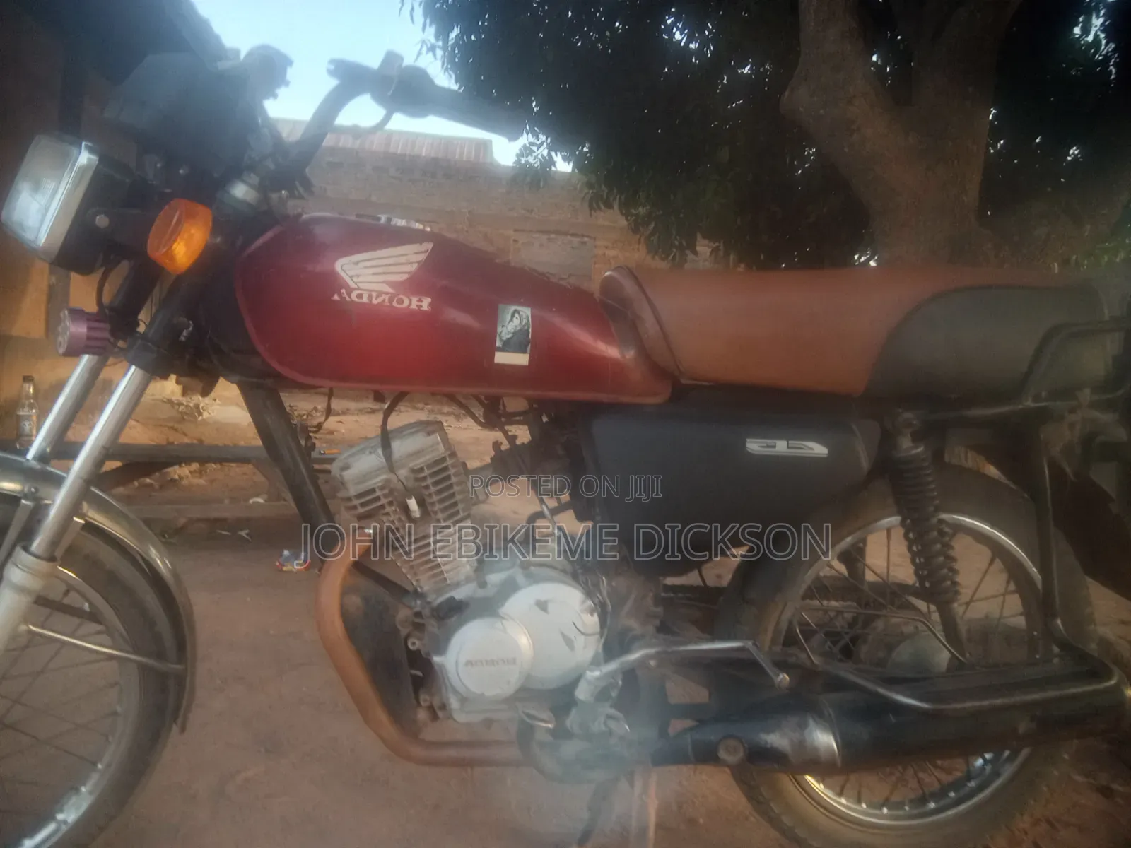 Honda CB 2015 Red