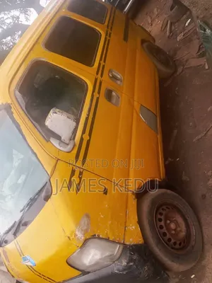 Suzuki Every 2024 Yellow