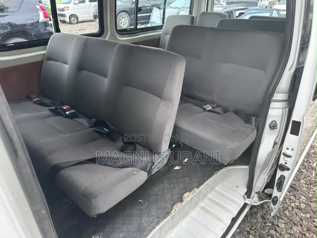 Toyota HiAce 2011 White