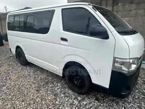 Toyota HiAce 2011 White