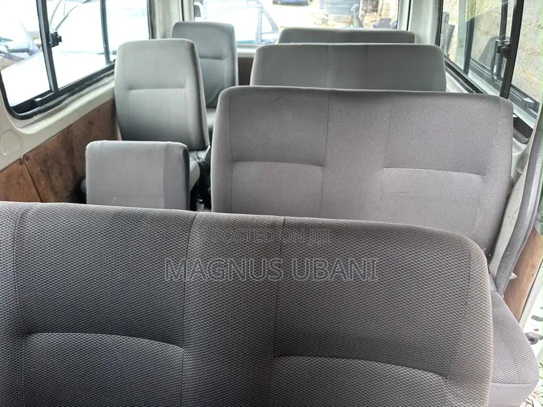 Toyota HiAce 2011 White