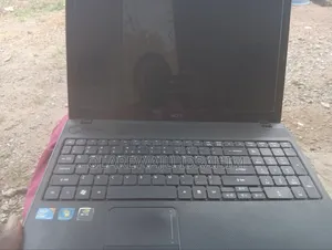 Laptop Acer Aspire 5742G 32GB Intel Core i3 HDD 32GB